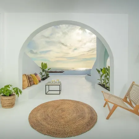 Simple Sophie Messaria (Santorini)